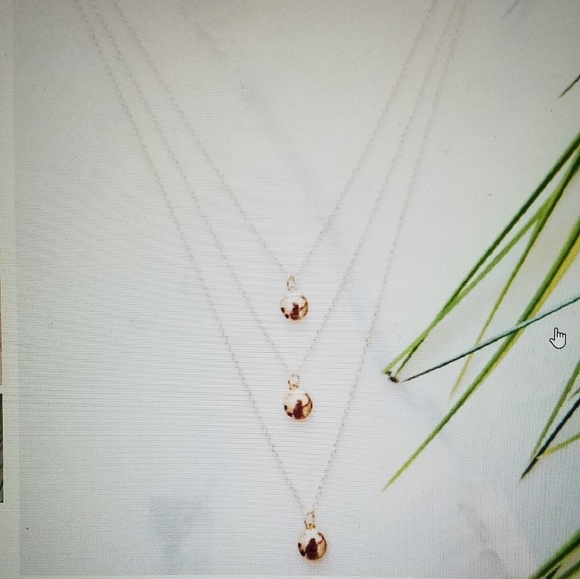 On Trend 3 Layer Gold Tone Medallion Necklace - Picture 4 of 5